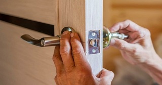 Установка и замена дверной ручки в Махачкале от 280 руб. – Мастер24, монтаж фурнитуры, недорого