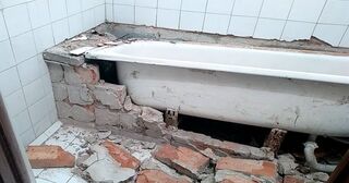 Демонтаж ванны в Махачкале от Мастер24 — быстро, недорого, вывоз старой ванны от 1036 руб.